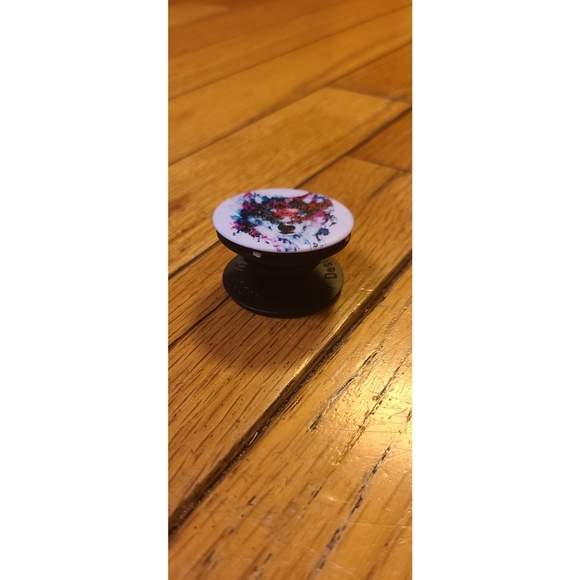 NWOT Wolf Popsocket - Picture 2 of 3